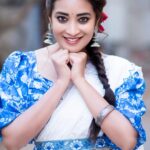 Bhanu Sri Mehra Instagram - 💙🤍 @sr_label_by_yaminireddy @saicharanthejareddyphotography @hairstylistravi #bhanusree🔥❤️ #hybridpilla #actorslife #enjoy
