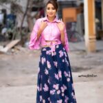 Bhanu Sri Mehra Instagram - I love myself the simplest most powerful revolution ever ✨ @mudradesigninghome @saicharanthejareddyphotography @hairstylistravi #new #look #pinklove #bhanusree🔥❤️ #hybridpilla #selflove