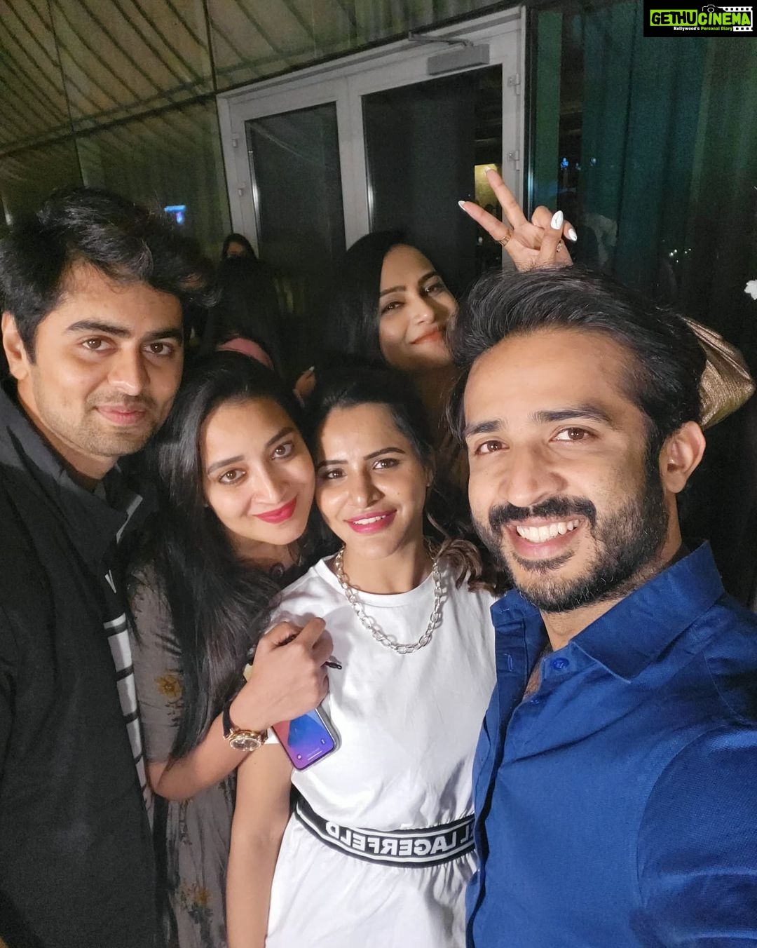 Bhanu Sri Mehra Instagram - About last night 😍 @ashu_uuu @jaswanth_jessie @sipligunjrahul @anchorravi_offl @itshimaja #funtime #busylife #peace #bhanusree🔥❤️ #hybridpilla