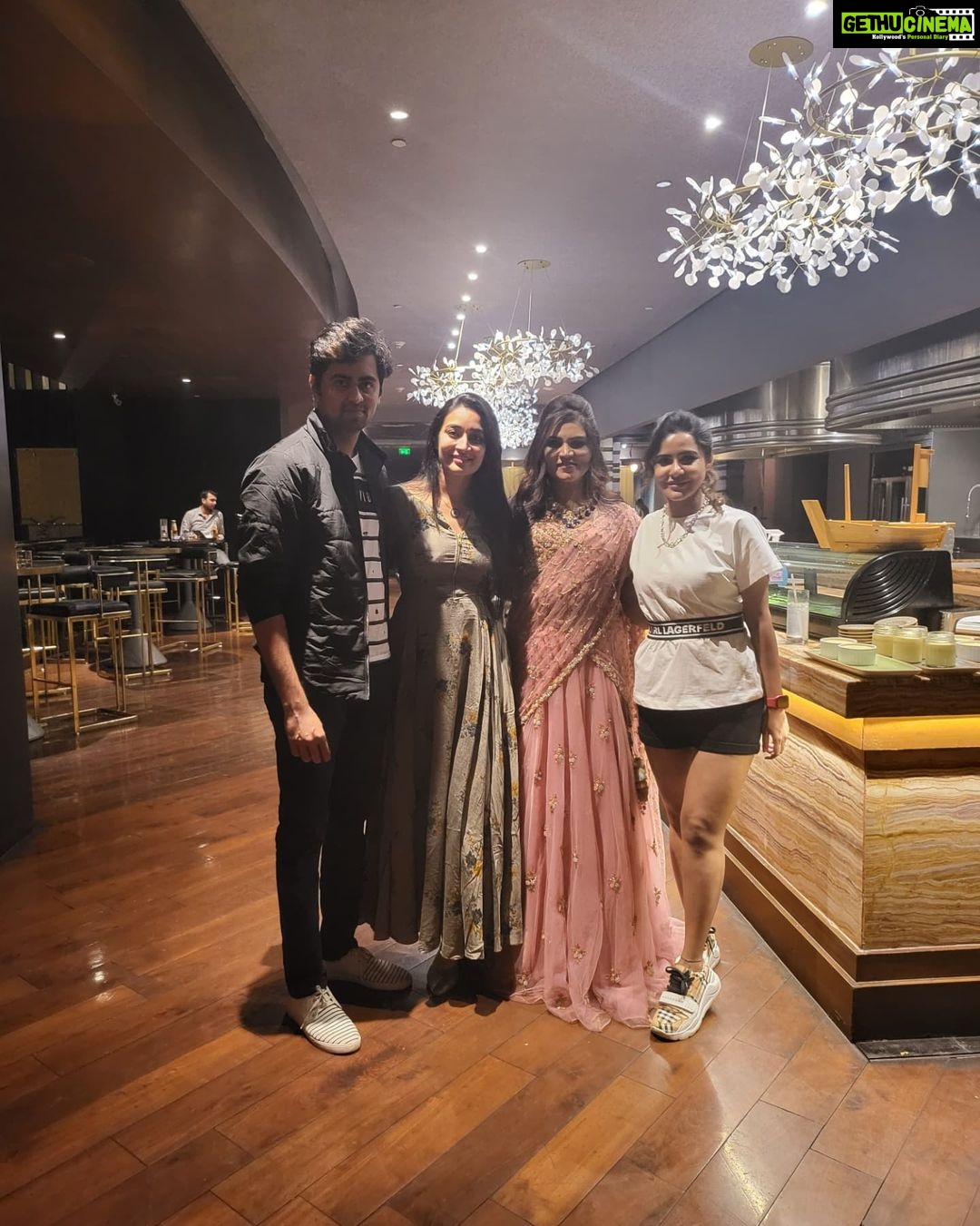 Bhanu Sri Mehra Instagram - About last night 😍 @ashu_uuu @jaswanth_jessie @sipligunjrahul @anchorravi_offl @itshimaja #funtime #busylife #peace #bhanusree🔥❤️ #hybridpilla