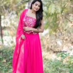 Bhanu Sri Mehra Instagram - Pink 💗 Outfit by:@sr_label_by_yaminireddy Pic:@saicharanthejareddyphotography #newlook #superqueen #bhanusree🔥❤️ #actress #busylife #hybridpilla