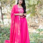 Bhanu Sri Mehra Instagram - Pink 💗 Outfit by:@sr_label_by_yaminireddy Pic:@saicharanthejareddyphotography #newlook #superqueen #bhanusree🔥❤️ #actress #busylife #hybridpilla