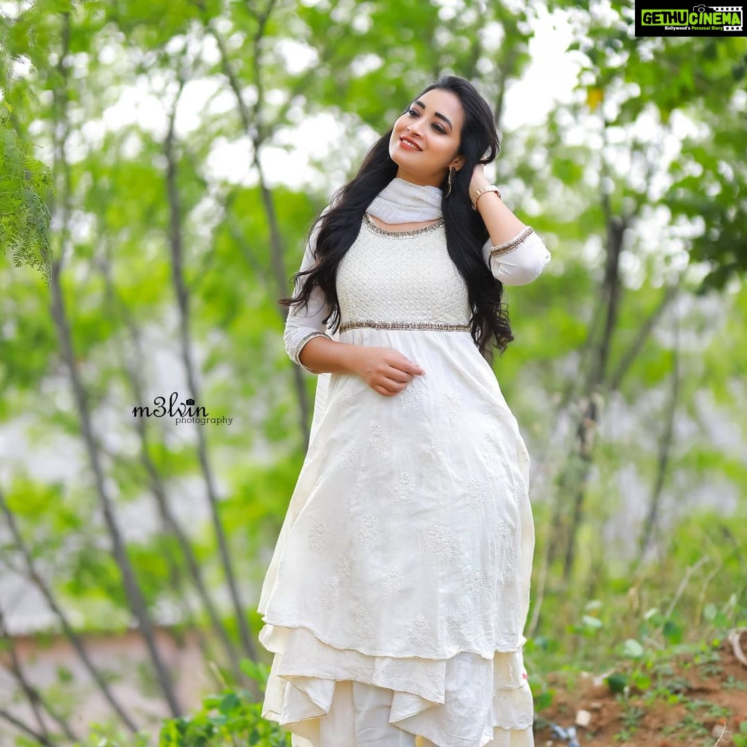 Bhanu Sri Mehra Instagram - You're something between a dream and a miracle ✨ 💕 📸:@melvin_photography666 * * #herself #love #peace #white #loveyourself #bhanusree🔥❤️ #zeetelugu