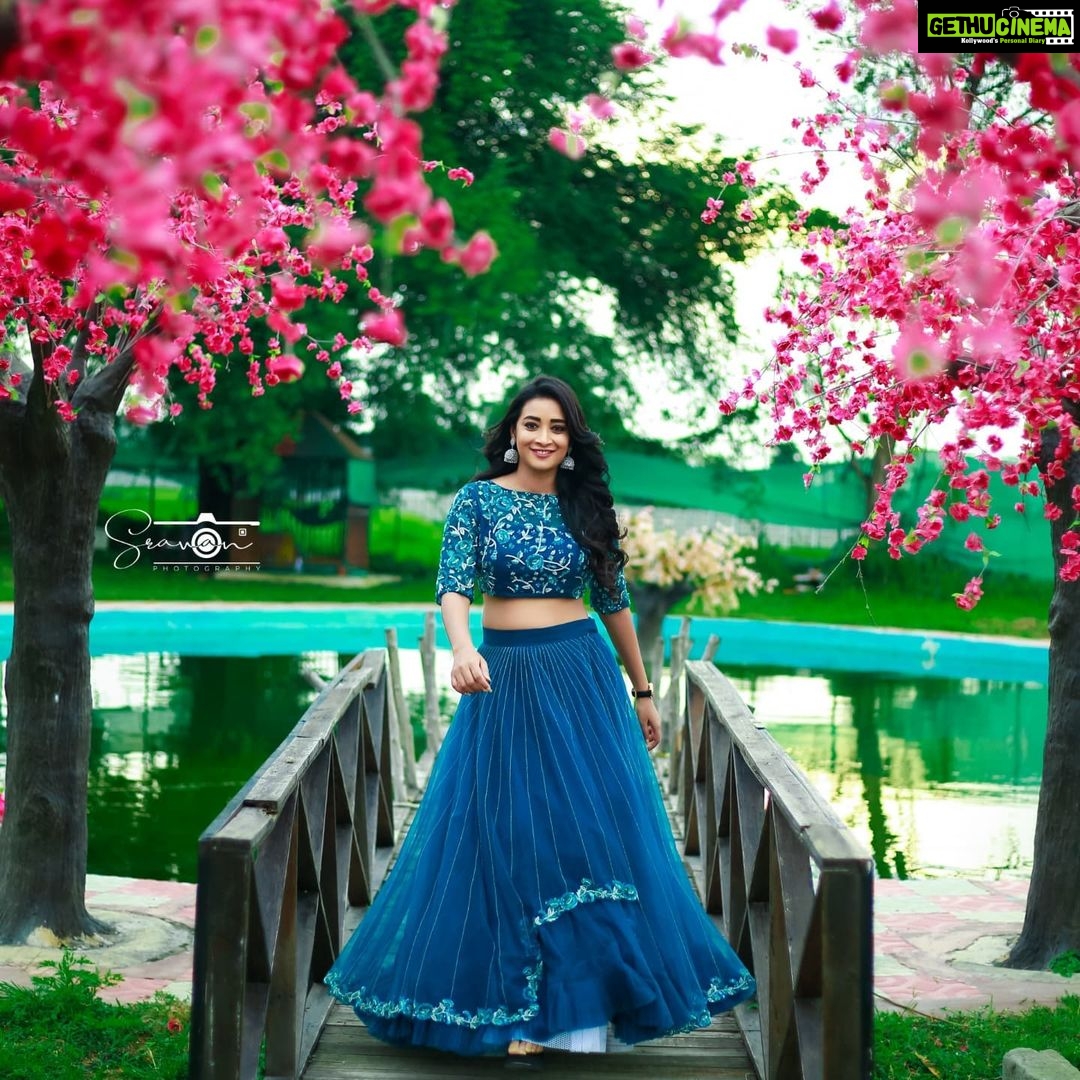 Bhanu Sri Mehra Instagram - Beauty attracts the eye but personality captures the heart ❤ 💙 Outfit by:@divya_varun_offical 📸:@sravanphotographyofficial #bluelove #beauty #southindianactress #tollywoodactress #bhanusree🔥❤️