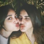 Bhanu Sri Mehra Instagram - Darling 🤩 @ashu_uuu #chill #time #friends #bhanusree🔥❤️ #ashureddy #actress #life #happyfaces
