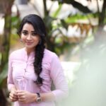 Bhanu Sri Mehra Instagram - Super queen 👸 on @zeetelugu At 12 don't miss it guys 🥰 Pic:@busyshutterbugs #superqueen #newshow #zeetelugu #bhanusree🔥❤️ #hybridpilla