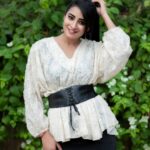 Bhanu Sri Mehra Instagram – Your peace is more important than trying to drive yourself crazy trying to understand why something happened the way it did let it go…
@saicharanthejareddyphotography
#bhanusree🔥❤️ #hybridpilla #actress #busy #life #happyface