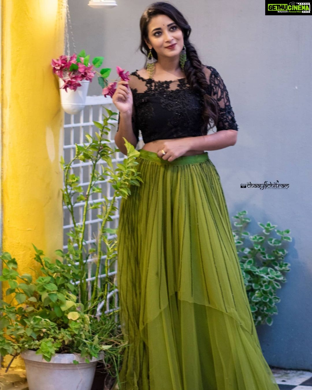 Bhanu Sri Mehra Instagram - The moon 🌙 and the stars 🌟 don't glow as bright as your eyes ✨ your extremely beautiful 🦋 📸:@saicharanthejareddyphotography Outfit:@divya_varun_offical #bhanusree🔥❤️ #hybridpilla #shine #glow #beautiful #girl #busylife #peace
