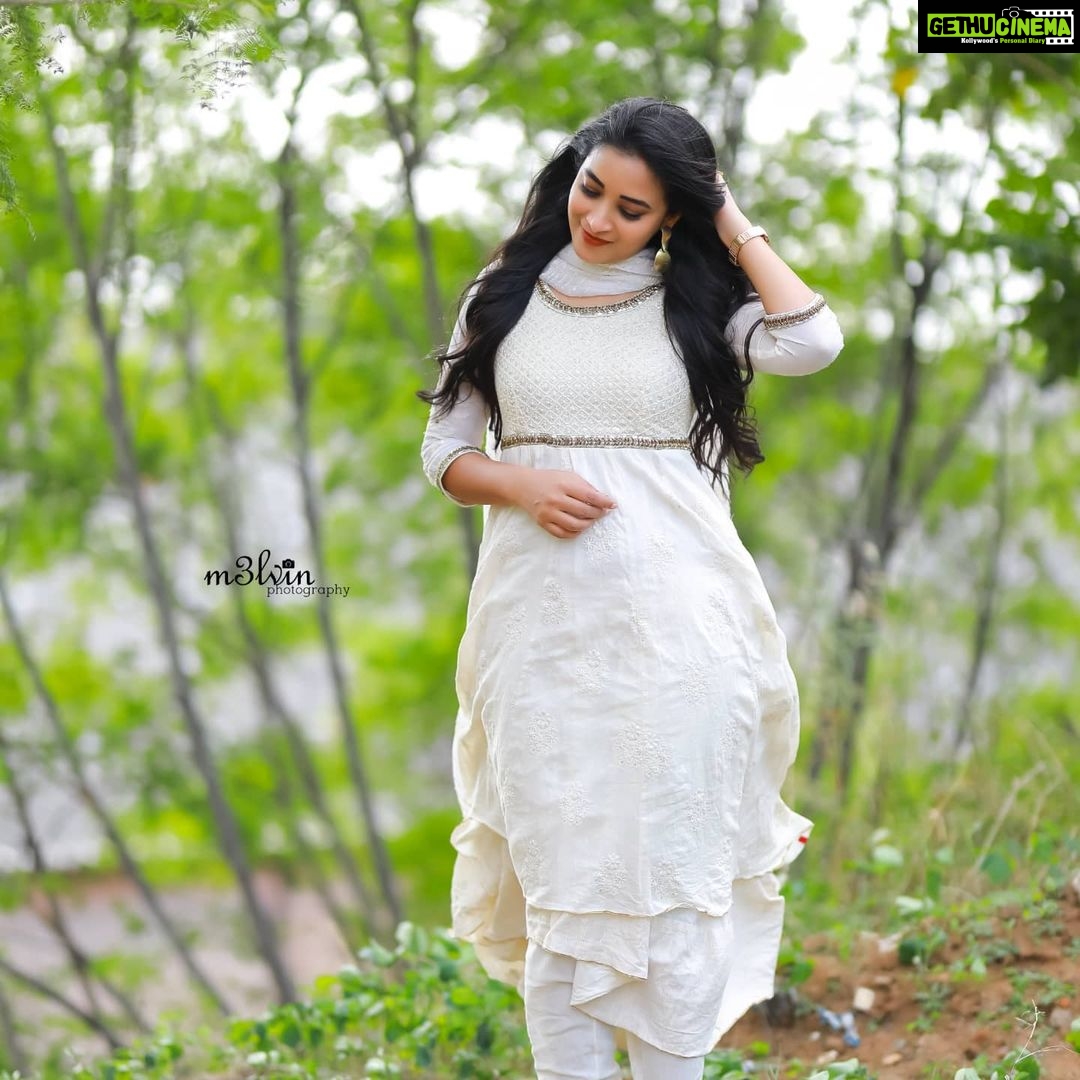 Bhanu Sri Mehra Instagram - You're something between a dream and a miracle ✨ 💕 📸:@melvin_photography666 * * #herself #love #peace #white #loveyourself #bhanusree🔥❤️ #zeetelugu