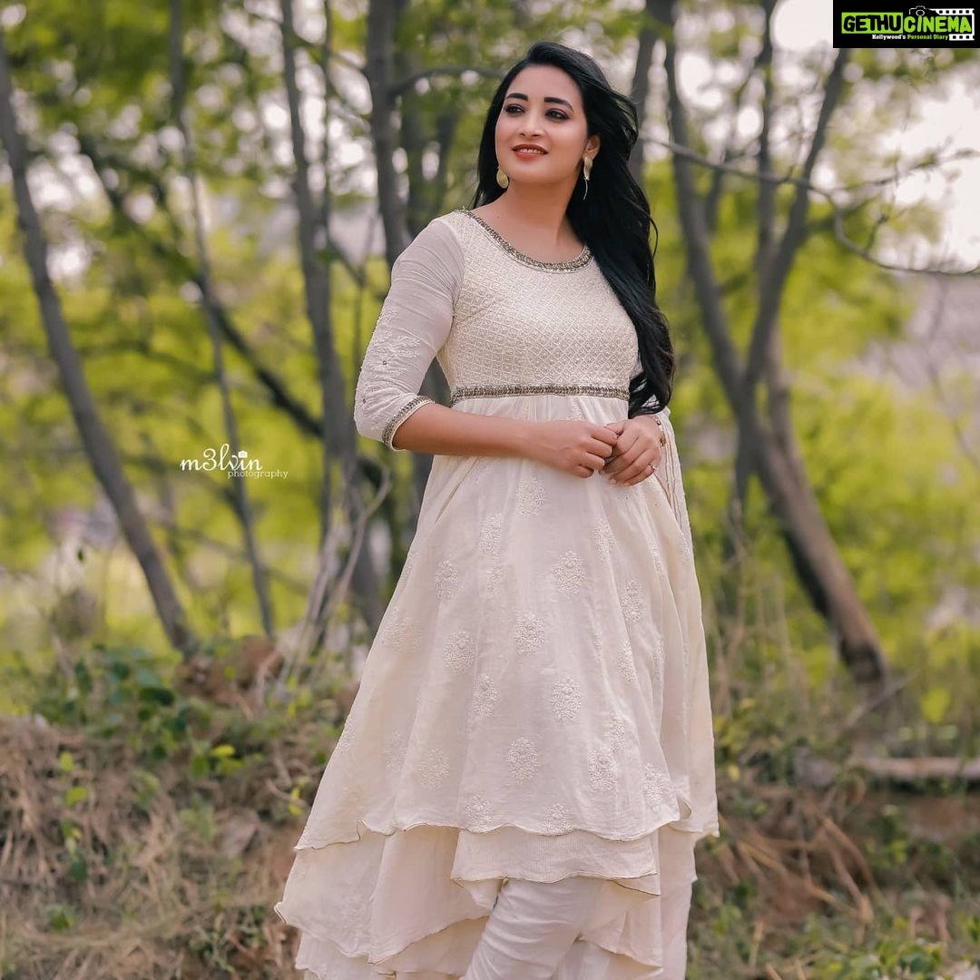 Bhanu Sri Mehra Instagram - You're something between a dream and a miracle ✨ 💕 📸:@melvin_photography666 * * #herself #love #peace #white #loveyourself #bhanusree🔥❤️ #zeetelugu