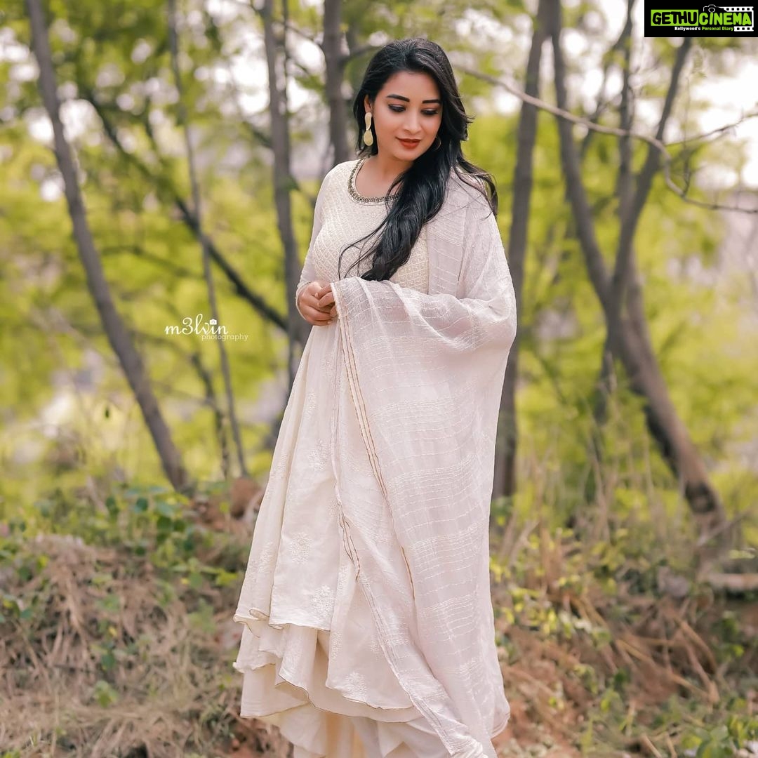 Bhanu Sri Mehra Instagram - You're something between a dream and a miracle ✨ 💕 📸:@melvin_photography666 * * #herself #love #peace #white #loveyourself #bhanusree🔥❤️ #zeetelugu