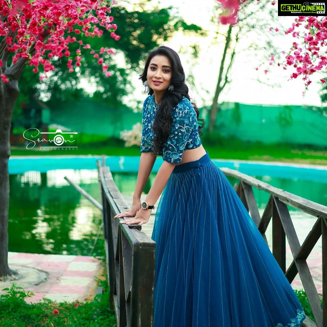 Bhanu Sri Mehra Instagram - Beauty attracts the eye but personality captures the heart ❤ 💙 Outfit by:@divya_varun_offical 📸:@sravanphotographyofficial #bluelove #beauty #southindianactress #tollywoodactress #bhanusree🔥❤️