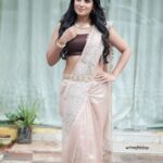 Bhanu Sri Mehra Instagram - 🤎💥 📸:@saicharanthejareddyphotography Outfit:@divya_varun_offical * * #tollywoodactress #southindianactress #bhanusree🔥❤️ #busylife #actorslife #bhanusree #hybridpilla