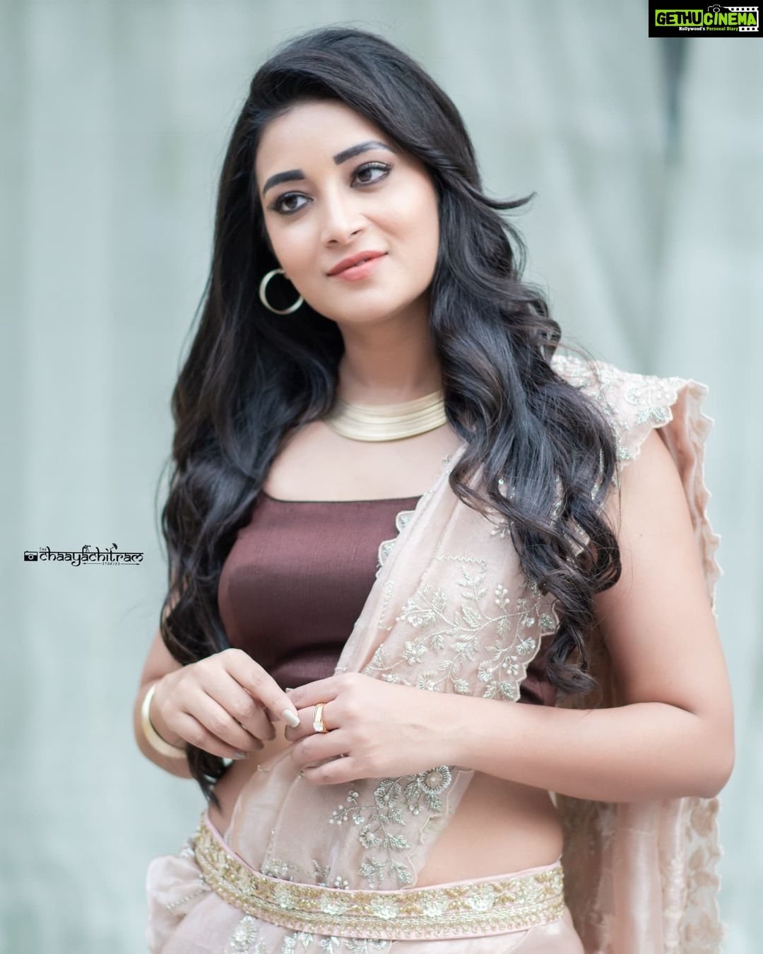 Bhanu Sri Mehra Instagram - Everybody wants to be a Dimond but very few are willing to get out 🤎 Outfit:@divya_varun_offical 📸:@saicharanthejareddyphotography * * * #tollywoodactress #lovestyle #newpost #bhanusree🔥❤️