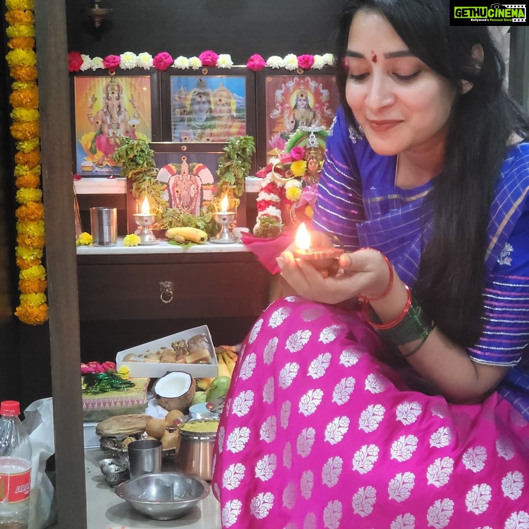 Bhanu Sri Mehra Instagram - Happy Diwali 🧨 glowing with peace ✌ joy and prosperity ✨ Outfit by:@jahnavivarmalabel #festival #Diwali #mood #peace #enjoy #bhanusree🔥❤️ #hybridpilla