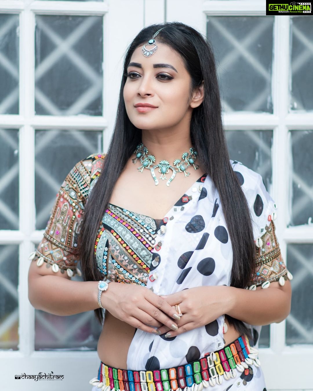Bhanu Sri Mehra Instagram - 🐼 Outfit by :@mudradesigninghome 📸:@saicharanthejareddyphotography #bhanusree🔥❤️ #stylish #tollywoodactress #bb2 #anchor #actor #bhanusree