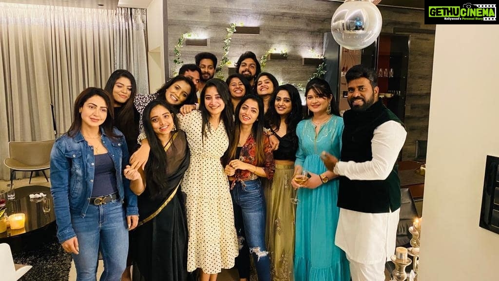 Bhanu Sri Mehra Instagram - Happy souls 💛 About last nyt @nandini.rai @navya_swamy @challa.reddy #diwali #party #enjoyed #somuchfun #bhanusree🔥❤️