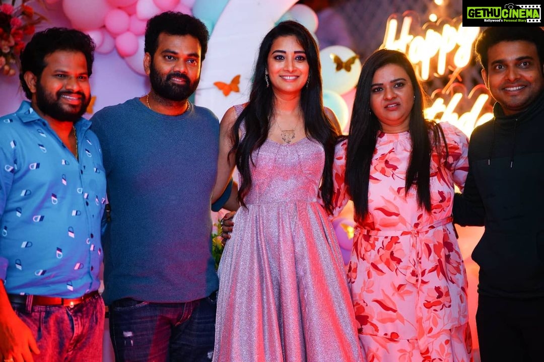 Bhanu Sri Mehra Instagram - 🤩 📸:@@saicharanthejareddyphotography @abhiclicksphotography @candid_shoooter_ Decors:@4ever_eventz Cake :@ambrosia.hyd #bhanusree🔥❤️ #birthdaygirl #cutie #bhanusree