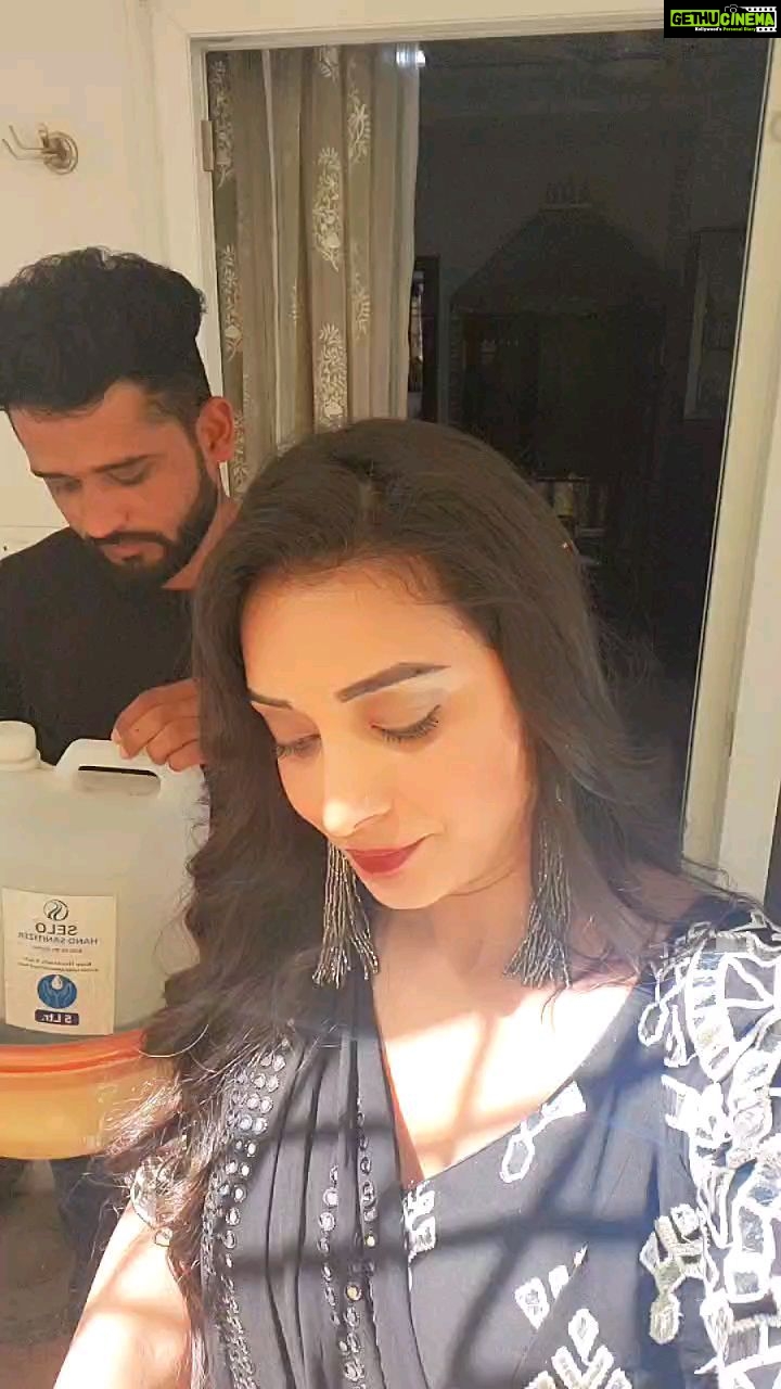 Bhanu Sri Mehra Instagram - @hairstylistravi My brother 🥰 Outfit:@mudradesigninghome by pratyusha Earrings:@pretty.jewelbox