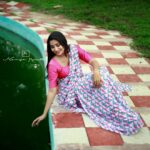 Bhanu Sri Mehra Instagram - 🌸 Photography 📸 :@sravanphotographyofficial Outfit:@navya.marouthu #sareelove #girlpower #cutegirls😘 #bhanusree🔥❤️ #hybridpilla