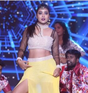 Bhanu Sri Mehra Instagram - Comedy stars 🌟 @sekharmaster @alekhyaharika_ #starmaa #dance #💃