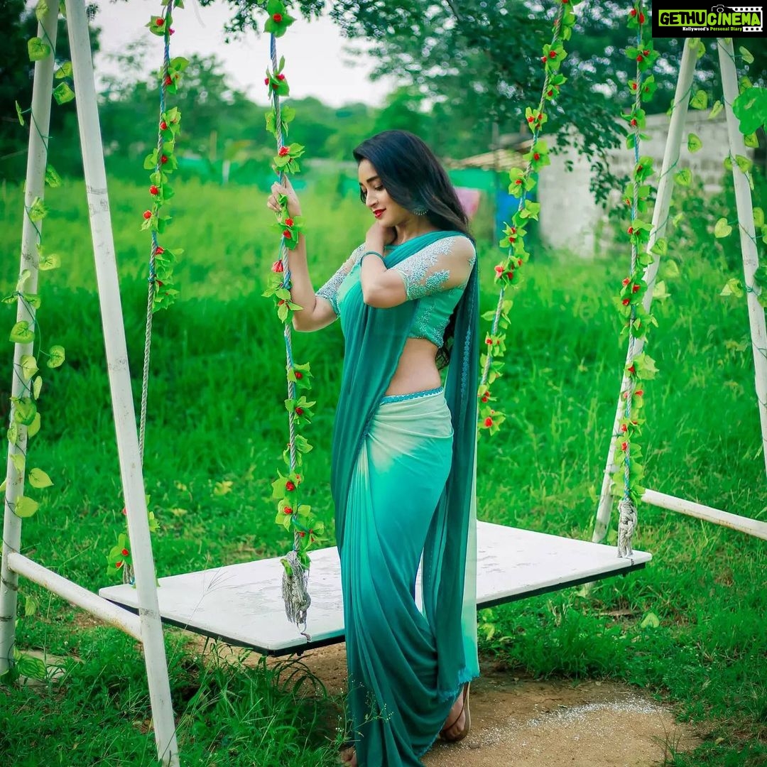 Bhanu Sri Mehra Instagram - 🦋 Outfit:@navya.marouthu 📸:@sravanphotographyofficial Hairstyle:@hairstylistravi . . #bhanusree🔥❤️ #actor #tollywoodactress #hybridpilla