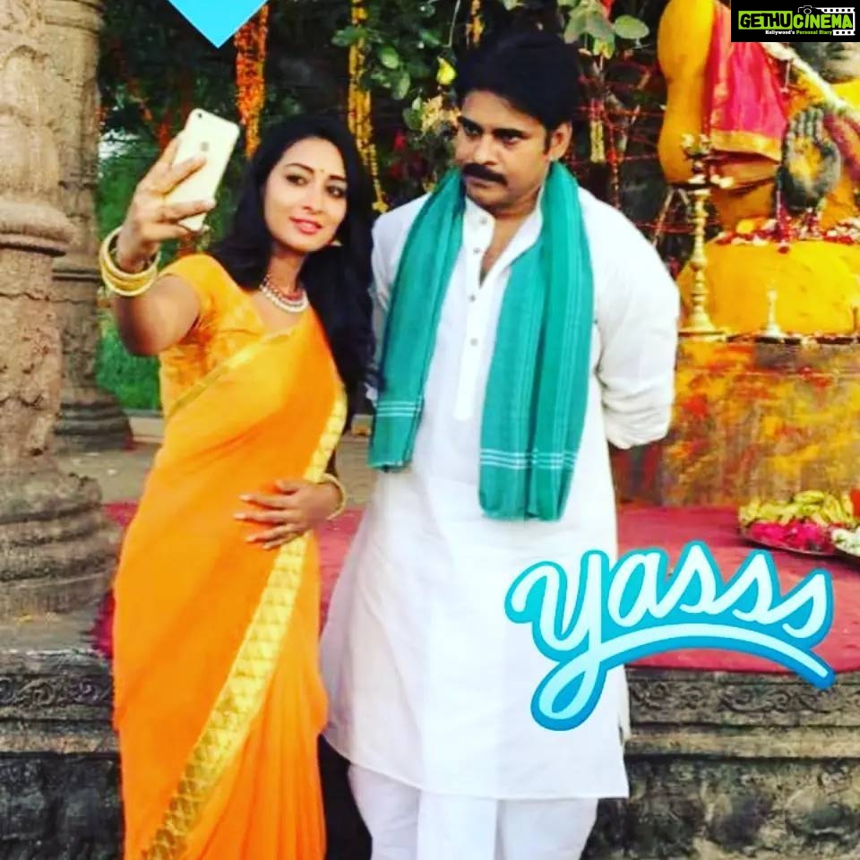 Bhanu Sri Mehra Instagram - Many more happy returns of the day power star 🌟 lots of love ❤ . . #power #star #pkfans #pk #bhanusree🔥❤️ #pawankalyan #pkfans #happybirthday