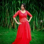 Bhanu Sri Mehra Instagram – I like the color red because it’s a fire 🔥 
 .
.
Outfit:@navya.marouthu 
📸:@sravanphotographyofficial
.
#bhanusree🔥❤️ #redlove #happymood #newclick #tollywoodactress #actorslife #actor #bhanusree🔥❤️ #bhanuhybridpilla