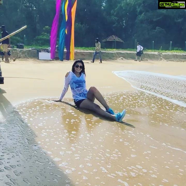 Bhanu Sri Mehra Instagram - Beach ⛱ lover . . #beachvibes #peace #happymood #bhanusree🔥❤️