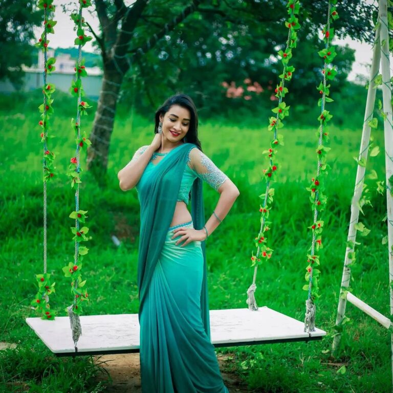 Bhanu Sri Mehra Instagram - 🦋 Outfit:@navya.marouthu 📸:@sravanphotographyofficial Hairstyle:@hairstylistravi . . #bhanusree🔥❤️ #actor #tollywoodactress #hybridpilla