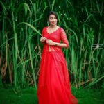 Bhanu Sri Mehra Instagram – I like the color red because it’s a fire 🔥
.
.
Outfit:@navya.marouthu
📸:@sravanphotographyofficial
.
#bhanusree🔥❤️ #redlove #happymood #newclick #tollywoodactress #actorslife #actor #bhanusree🔥❤️ #bhanuhybridpilla