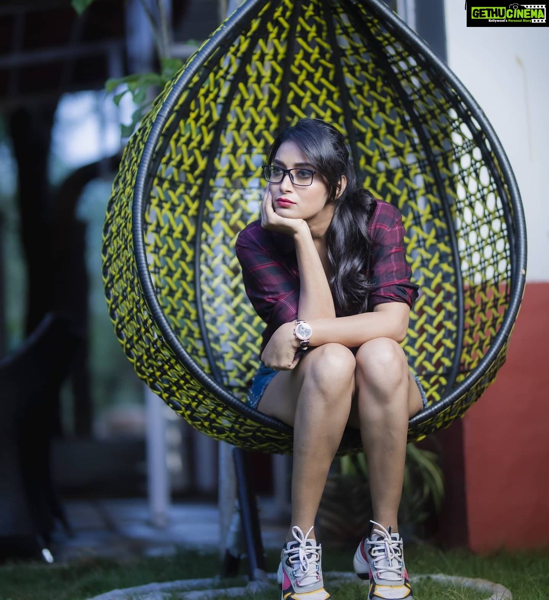 Bhanu Sri Mehra Instagram - Cute 😍🤩 @maskmakeupartist @they_call_me_keshu @vintage_vanam . . #sunday #sundayfunday #happymood #happyfeelings #positivevibes #bhanusree🔥❤️ #bhanuhybridpilla #cute #bhanusree🔥❤️