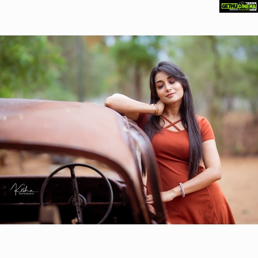 Bhanu Sri Mehra Instagram - 🧡 . . . @they_call_me_keshu @maskmakeupartist @vintage_vanam . . #freshfeels #peace #actor #life #busy #tollywoodactress #southindianactress #bhanusree #bhanusree🔥❤️ #bhanuhybridpilla