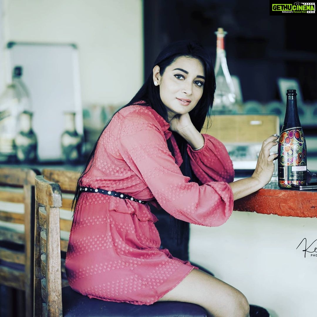 Bhanu Sri Mehra Instagram - Happy Sunday all my lovely people 💕stay healthy and stay safe enjoy the day 😘 @they_call_me_keshu @maskmakeupartist @vintage_vanam #sundayfunday #enjoy #happy #bhanusree #tollywoodactress #actor #life #hybridpilla #bhanusree🔥❤️