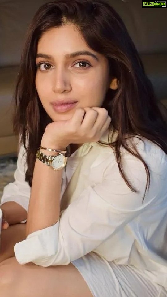 Bhumi Pednekar Instagram - "Meet the bulletproof coffee that actress #BhumiPednekar (@bhumipednekar) never ever skips. The ingredients literally travel with her wherever she goes — no matter how remote her shoot location is. Watch as the actress shows us her Indian twist to this Keto favourite. PS: She shot this video in a remote location in Jaipur! #VBF2022