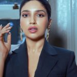 Bhumi Pednekar Instagram - Some glam for the gram! . . . #hello #instafam #wednesday #love #trending #Bbeauty #versace