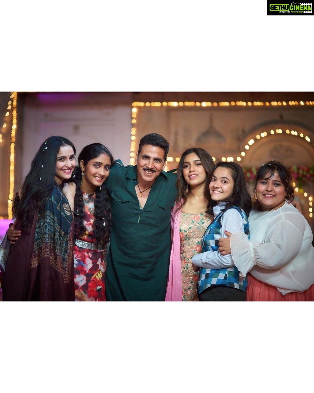 Bhumi Pednekar Instagram - Return to feelings tomorrow with #Rakshabandhan In cinemas . So much love for everyone involved in making this beautiful film ❤️ . . . @aanandlrai @akshaykumar #HimanshuSharma @kanika.d @neeraajysood @seemabhargavapahwa @sadiaakhateeb @isahilmehta @deepikapoo @smrithisrikanth @sahejmeen @realhimesh @kamil_irshad_official #AlkaHiranandani @cypplofficial #CapeOfGoodFilms @zeestudiosofficial @zee5 @zeemusiccompany @zeecinema @canyoupriya @vbfilmwala @b100nam