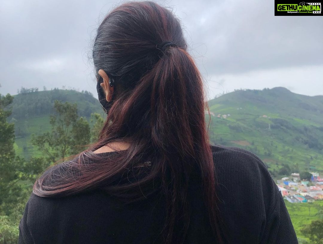 Bhumika Chawla Instagram - Chale khud ko dhoondne… Khoye khoye chale khud ko dhoondne … The dormant volcano that turns active The ocean that goes so deep until it is no more blue … I am going where I belong To the mountains , to find myself again , I know who I am — Bhumika — but I don’t know who I am ❤️ , while I lose myself to find myself …. While I start off a New project — while there will be hours of work — when I am not working … I am being one with the mountains and immersing myself there ❤️ Chale khud ko dhoondne