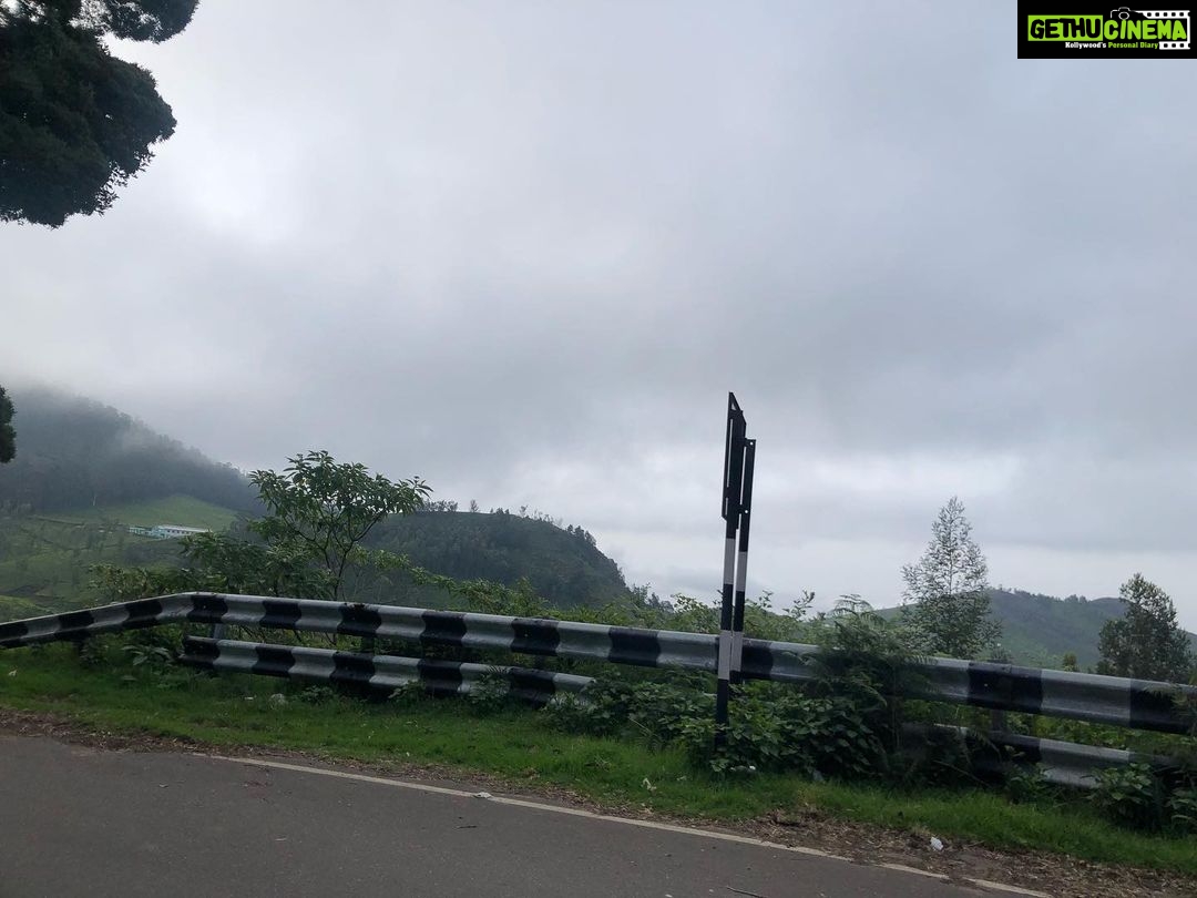 Bhumika Chawla Instagram - Chale khud ko dhoondne… Khoye khoye chale khud ko dhoondne … The dormant volcano that turns active The ocean that goes so deep until it is no more blue … I am going where I belong To the mountains , to find myself again , I know who I am — Bhumika — but I don’t know who I am ❤️ , while I lose myself to find myself …. While I start off a New project — while there will be hours of work — when I am not working … I am being one with the mountains and immersing myself there ❤️ Chale khud ko dhoondne