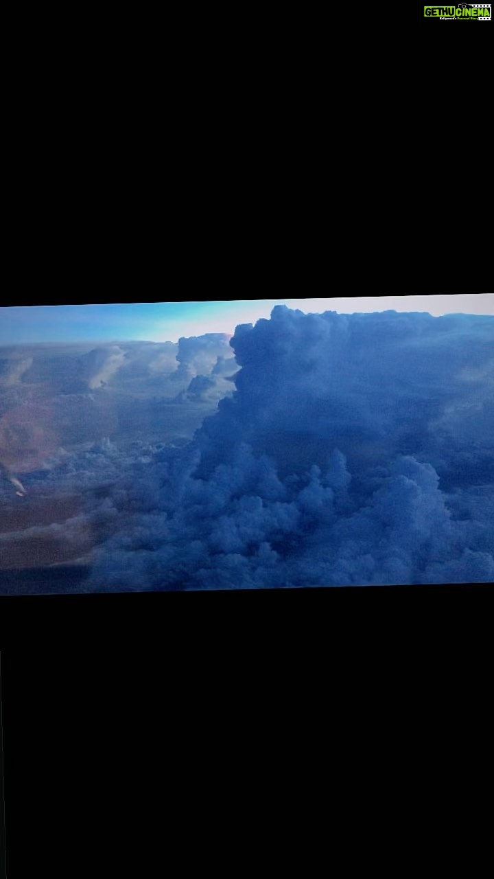 Bhumika Chawla Instagram - The lightening that was seen during the flight to Chennai a few days ago nature …. Feels you …