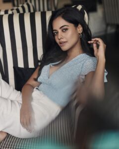 Bindu Madhavi Instagram - Staring at you 😍 

Top - @nakdfashion
Earrings - @kushalsfashionjewellery

Makeup - @makeupbymadhushreeganapathy
Hair - @marella_makeupstudio

Shot by @arifminhaz
Photo Asst @thejaswitanneru

Styling - @stylebynavyaanddivya
Styling Asst @dsgnr_suryakala