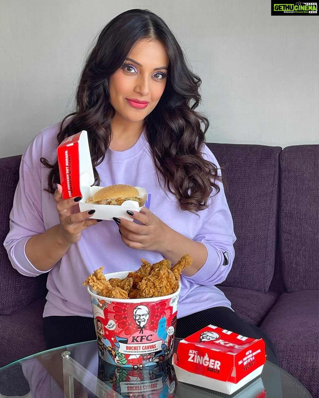 Bipasha Basu Instagram - Itβs a special long weekend and we've been craving some KFC lately ππ I was in for a surprise to find out that for the first time in India @KFCIndia_official has launched a limited-edition KFC Special 15 Ultimate Savings Bucket. This celebratory bucket with a vibrant design and KFC favourites is available only till 17th August. π―π€© So what are y'all waiting for? Head to your nearest KFC restuarant or like me, order in through the app π€³ #KFCSpecial15 #LimitedEdition #Weekend #Indulgence