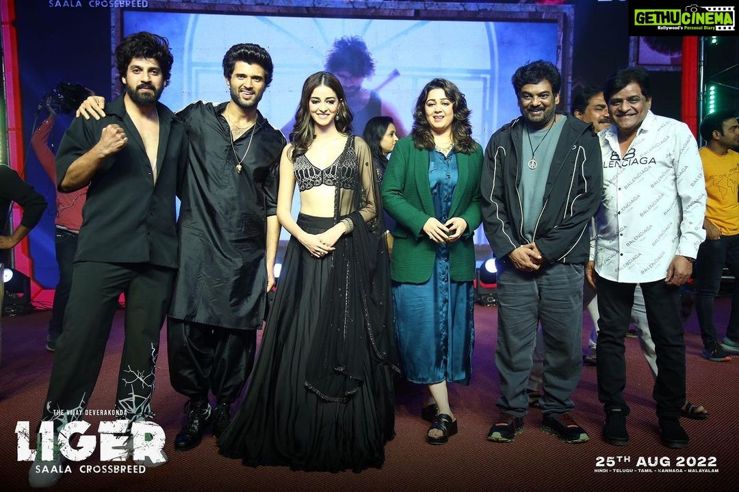 Charmy Kaur Instagram - Thank you all for the wonderful event and an amazing response last night at Warangal 🔥 Special thanks to @shreyasgroup for organizing such a fabulous event in a short period 🙌 Thank you WARANGAL I said this earlier and saying it again - I love always and forever ❤️ #Liger #LigerOnAug25th