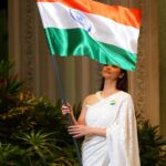 Daisy Shah Instagram - Happy Independence Day 🇮🇳 #IndiaAt75 #jaihind