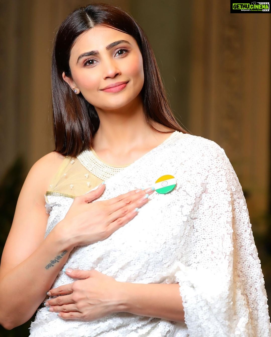 Daisy Shah Instagram - Happy Independence Day 🇮🇳 #IndiaAt75 #jaihind