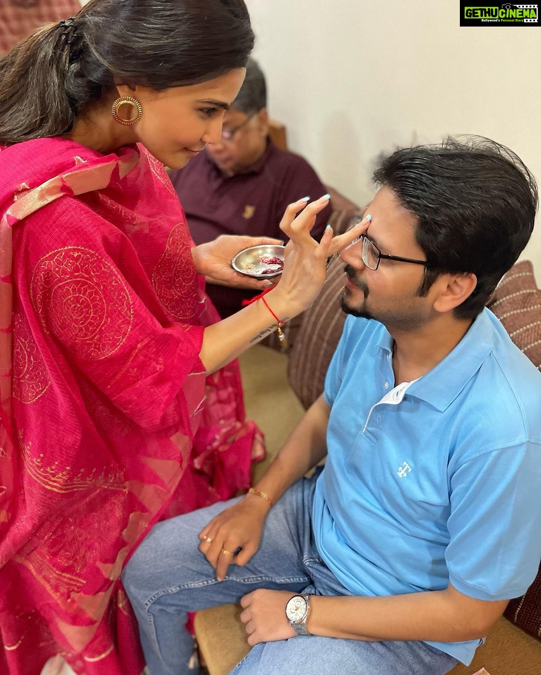 Daisy Shah Instagram - A beautiful bond of Trust, Love n Responsibility Forever ❤️😇 Happy Raksha Bandhan to everyone. . . . #rakshabandhan2022