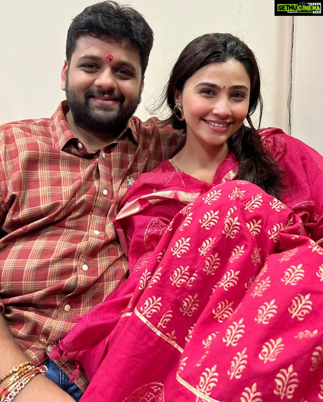 Daisy Shah Instagram - A beautiful bond of Trust, Love n Responsibility Forever ❤️😇 Happy Raksha Bandhan to everyone. . . . #rakshabandhan2022