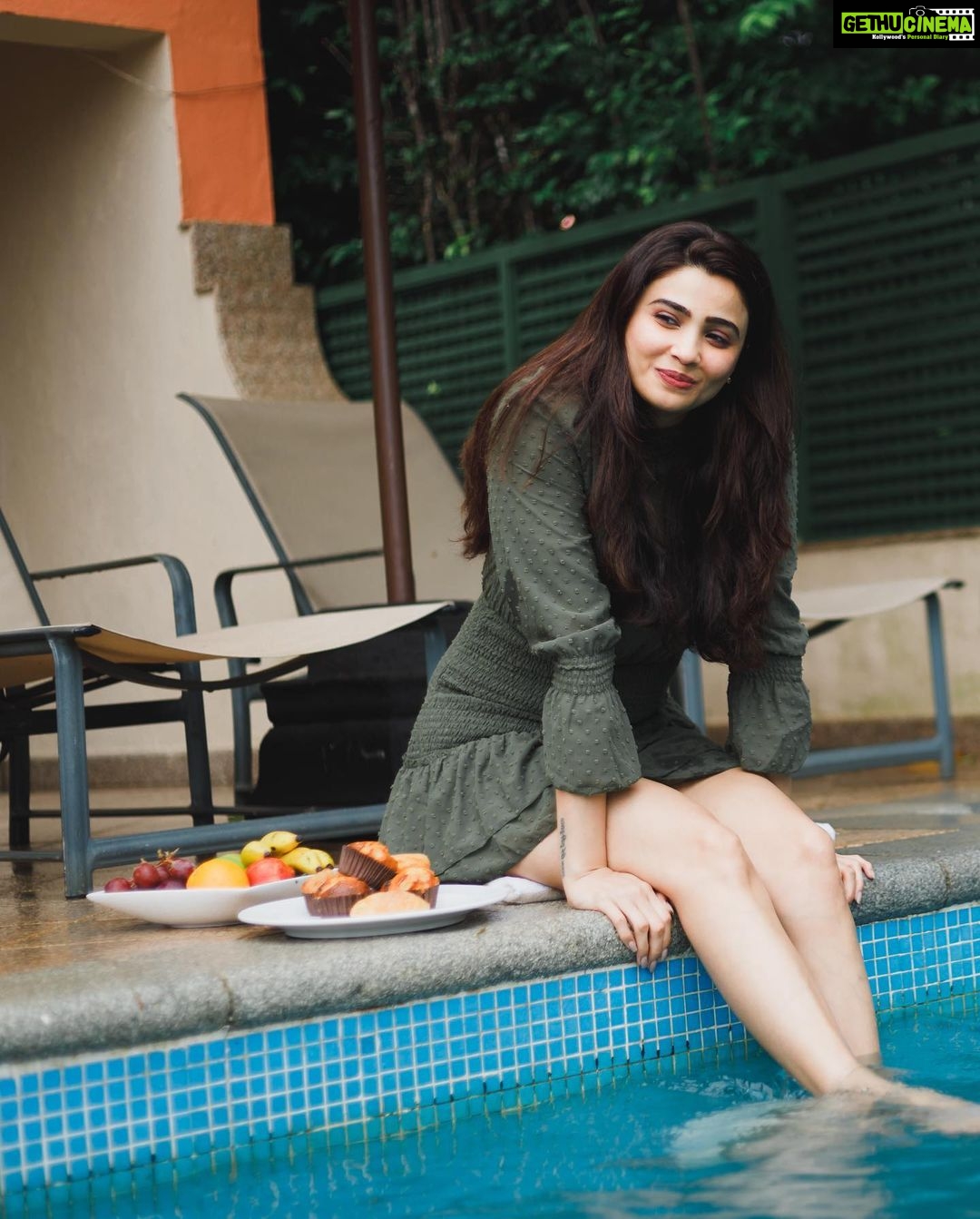 Daisy Shah Instagram - O-Live It! . . . @travelwithjourneylabel #throwback . . . #goadiaries #journeylabel #travelwithjourneylabel #yourarespecial #thinkholidaythinkjourneylabel The Leela Goa