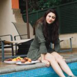 Daisy Shah Instagram - O-Live It! . . . @travelwithjourneylabel #throwback . . . #goadiaries #journeylabel #travelwithjourneylabel #yourarespecial #thinkholidaythinkjourneylabel The Leela Goa