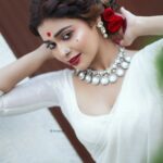 Dharsha Gupta Instagram - 🤍❤️Meri Jaan. Inspired, @aliaabhatt from 'Gangubai Kathiawadi'❤️🤍 Makeup : @jiyamakeupartistry Hair : @mani_stylist_ Costume: @one_inch_stylestudio Jewellery : @new_ideas_fashions @jiya_studios Pic: @studio_d_weddings @pictures_by_dhinesh_siva